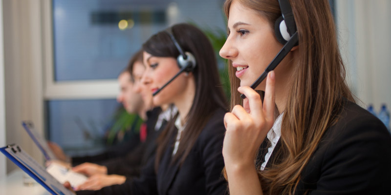 Sử dụng Hotline để liên hệ FB88 kịp thời